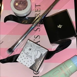 MAKEUP BUNDLE DEAL